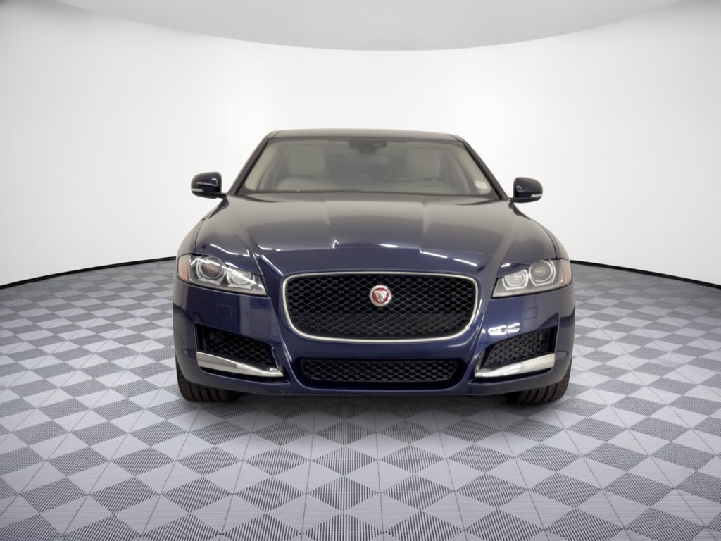 Used 2018 Jaguar XF Premium RWD image 6