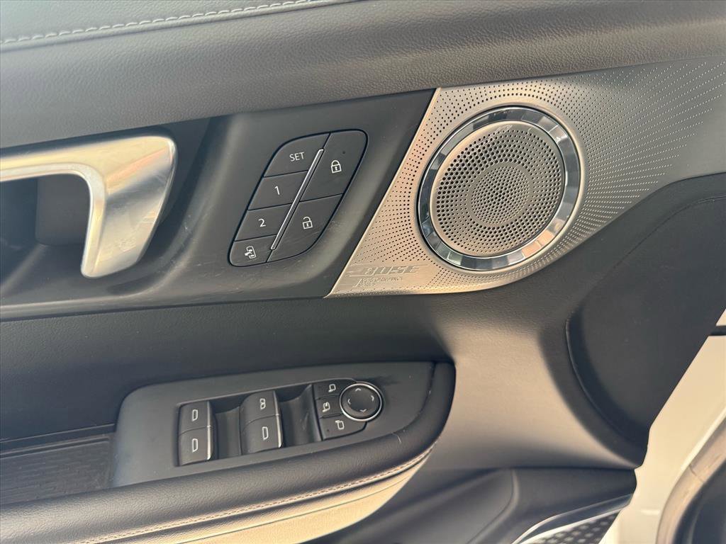 Used 2025 Buick Enclave Avenir w/ Super Cruise Package image 17