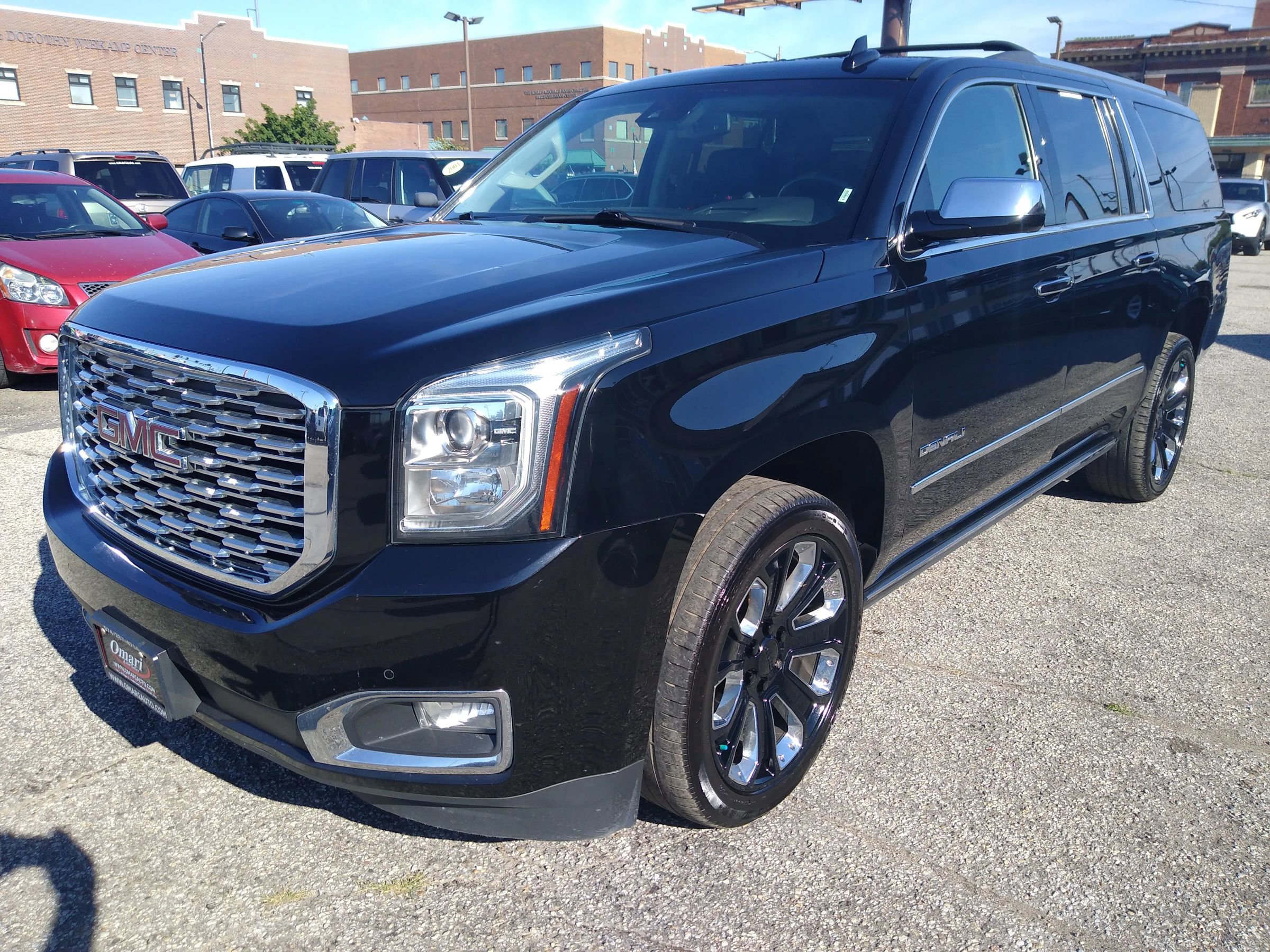 Used 2019 GMC Yukon XL Denali w/ Denali Ultimate Package image 4