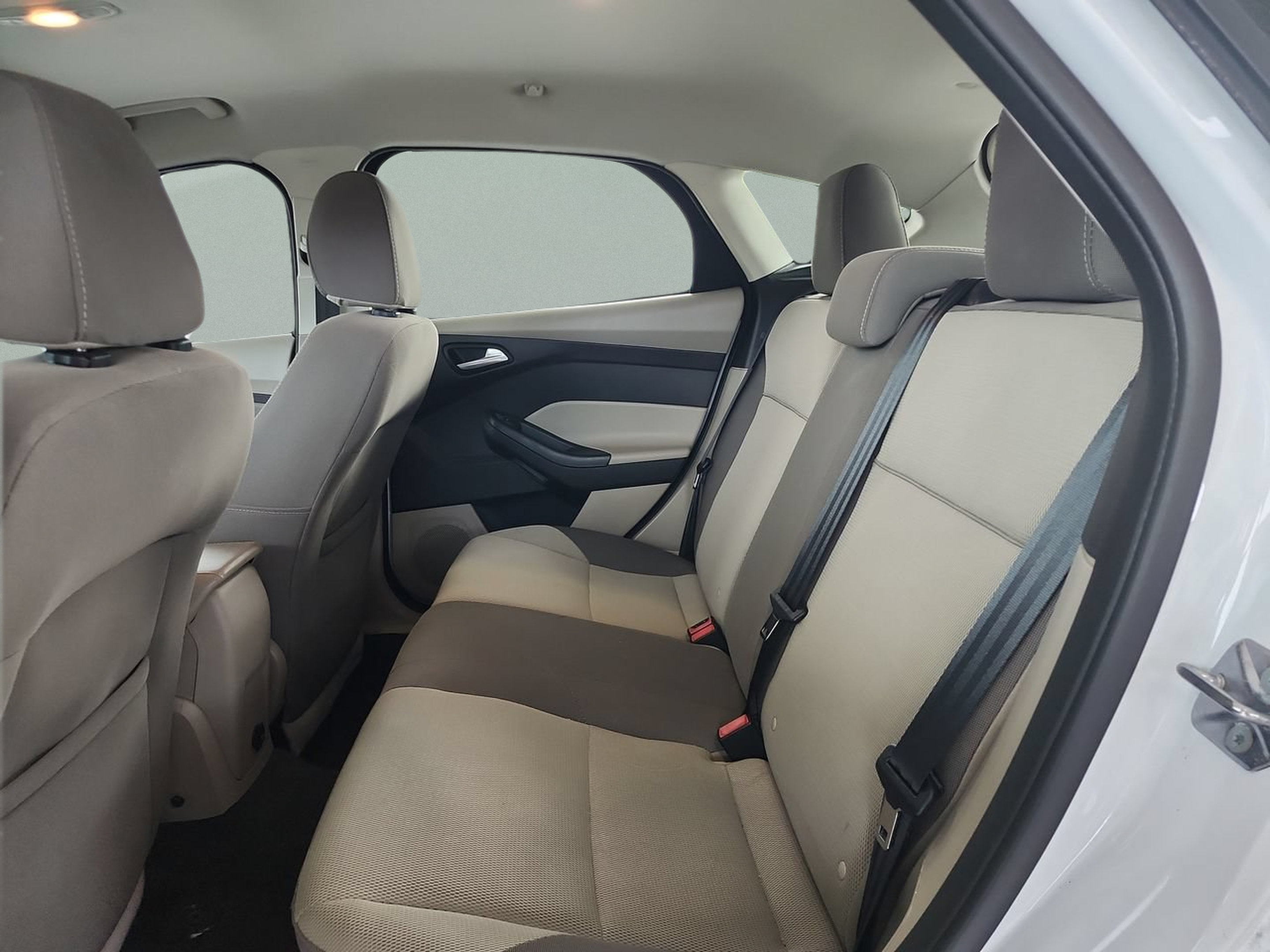Used 2014 Ford Focus SE FWD image 17