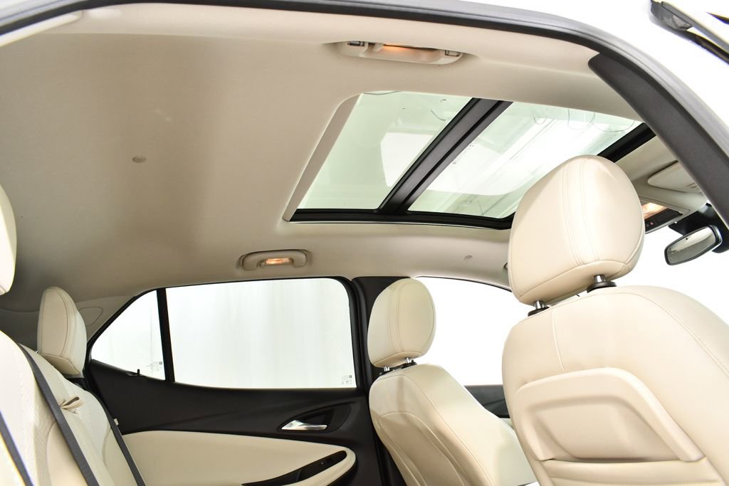 Used 2022 Buick Encore GX Essence w/ Experience Buick Package image 18