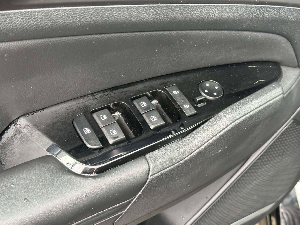Used 2024 Kia Sportage EX AWD/4WD image 17
