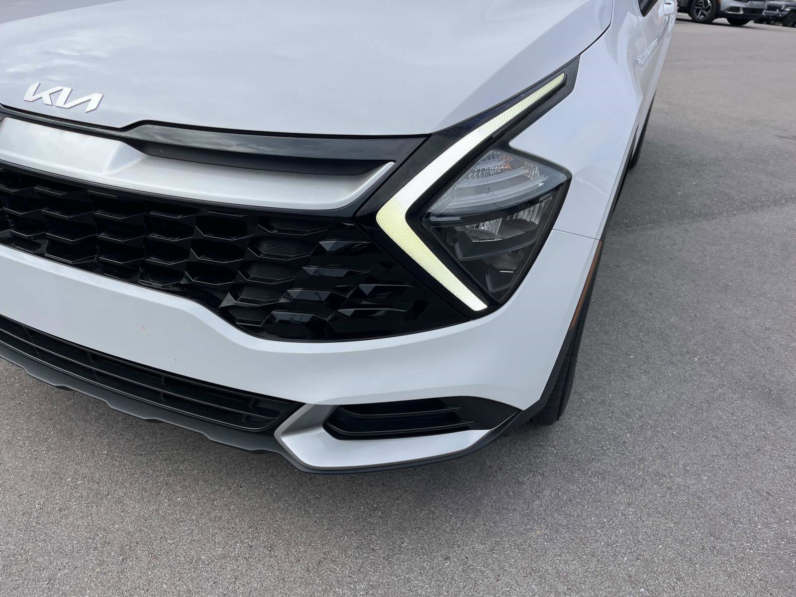 Used 2023 Kia Sportage EX image 9