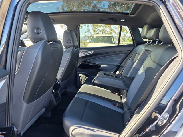 Used 2023 Volkswagen ID.4 Pro S AWD/4WD image 17