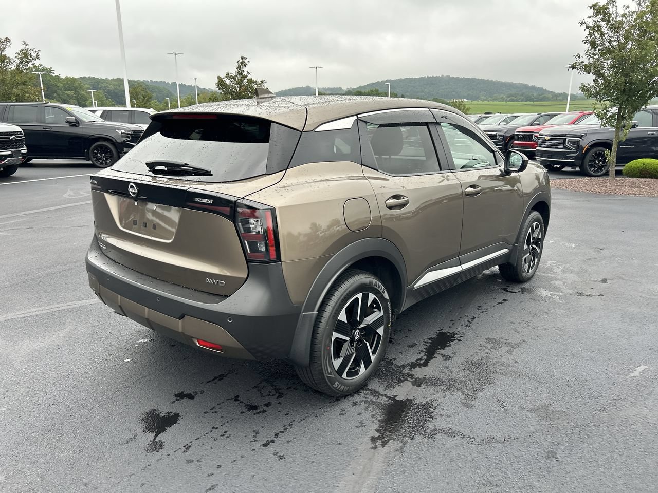 Used 2025 Nissan Kicks SV w/ Charging Package AWD/4WD image 7