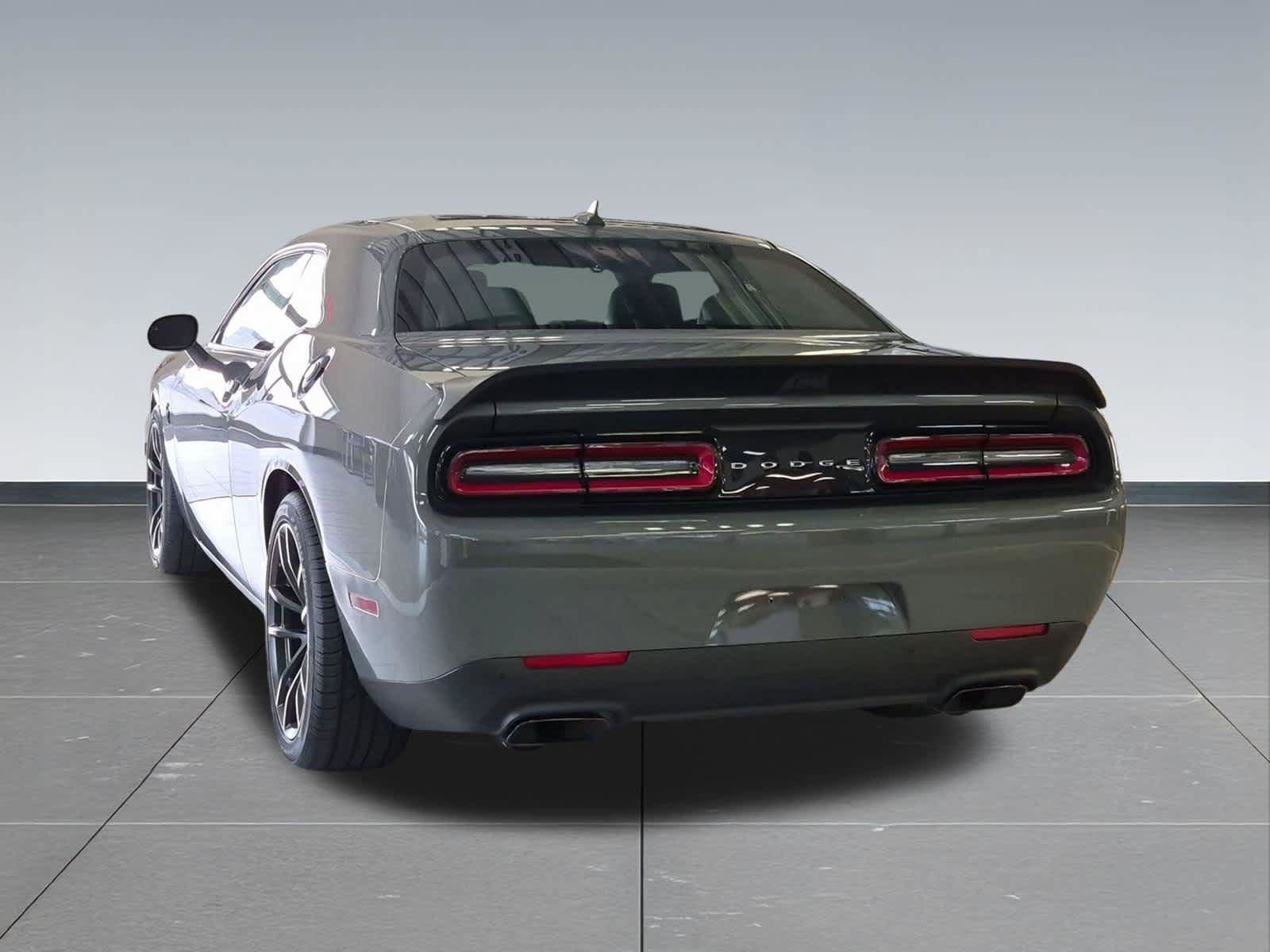 Used 2023 Dodge Challenger SRT Hellcat RWD image 4