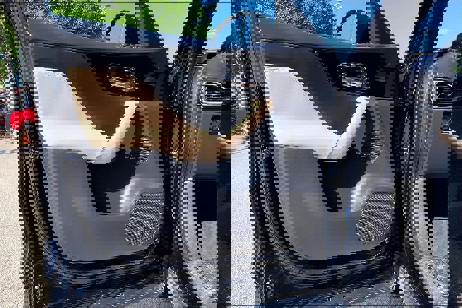 Used 2018 Jaguar F-PACE Premium image 22