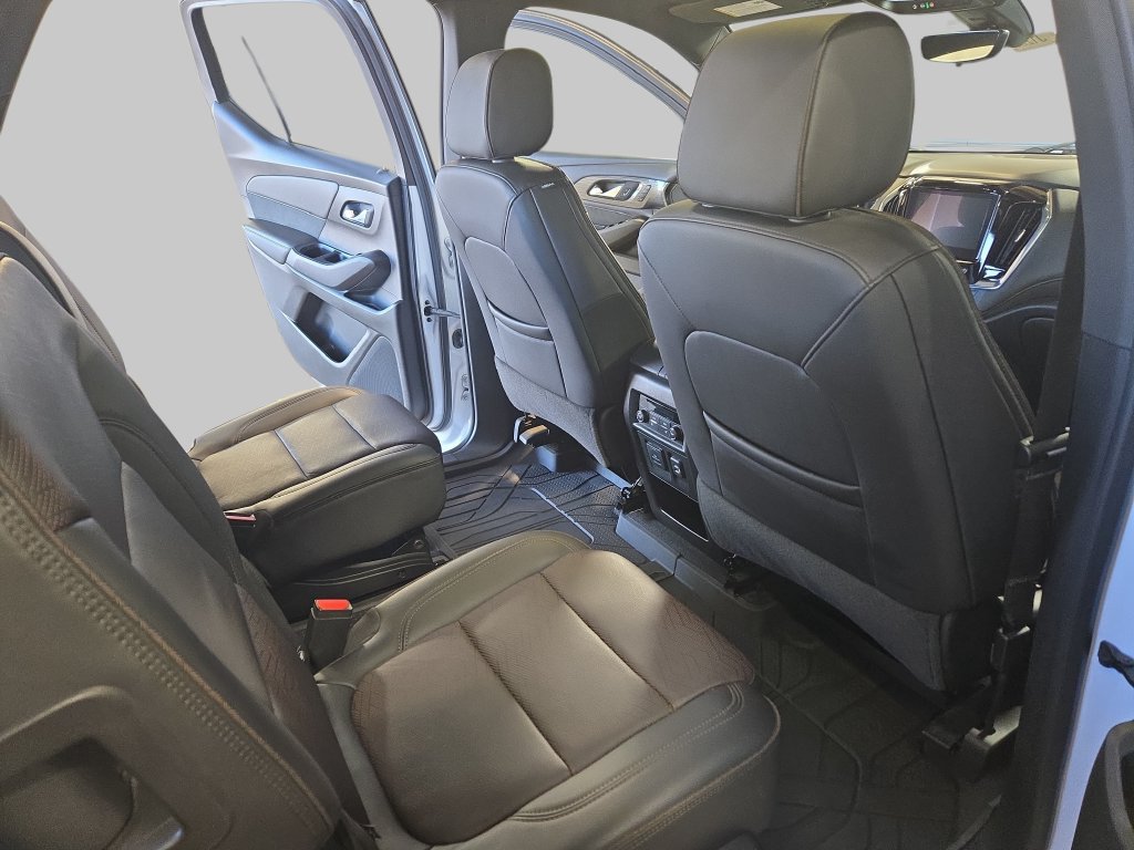 Used 2023 Chevrolet Traverse High Country AWD/4WD image 12