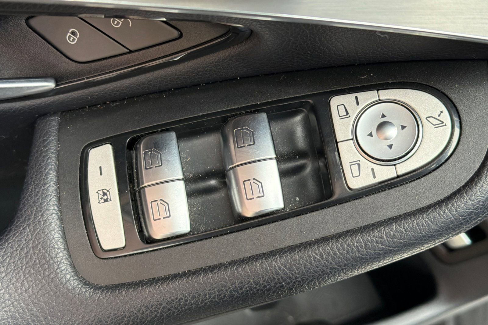 Used 2019 Mercedes-Benz GLC 300 4MATIC image 14