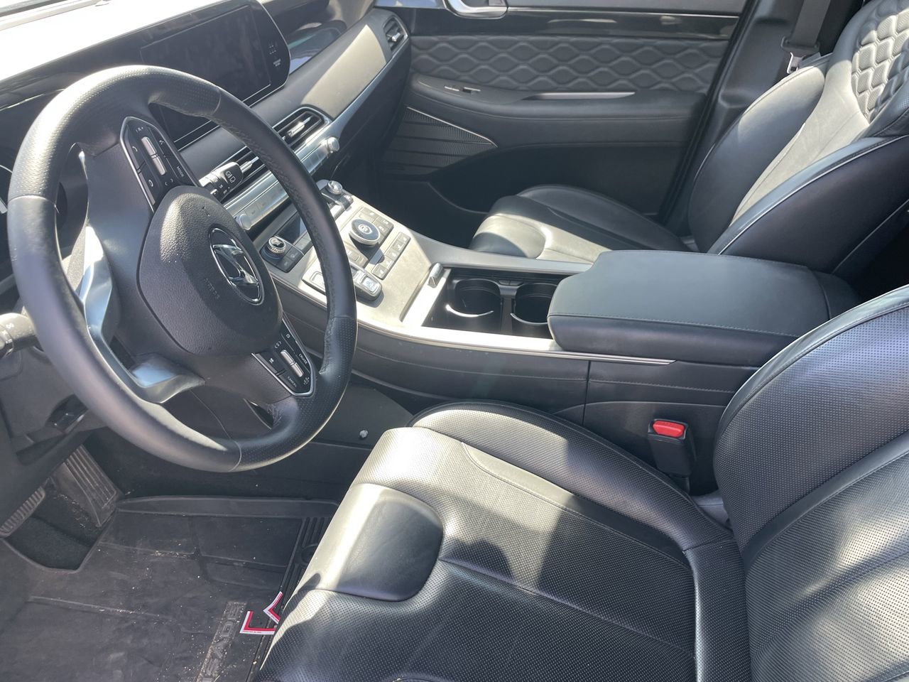 Used 2022 Hyundai Palisade Calligraphy w/ Winter Package image 6