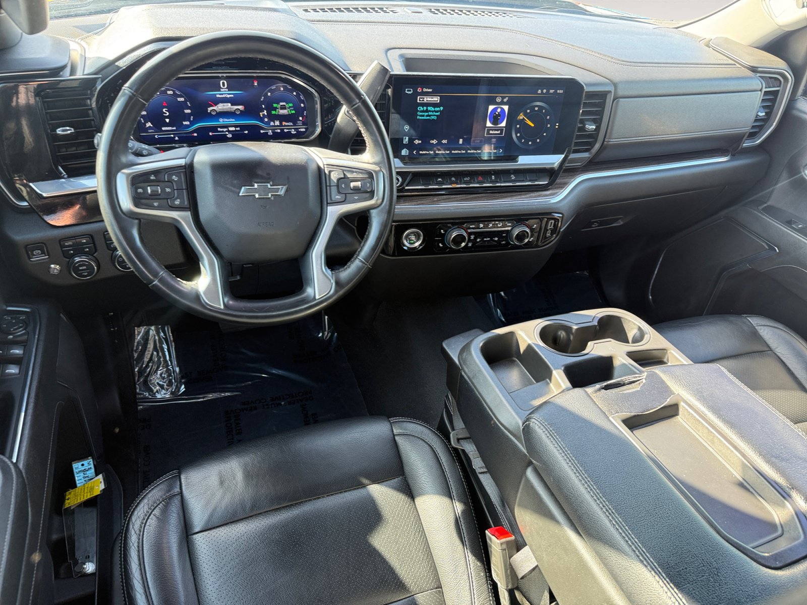 Used 2023 Chevrolet Silverado 1500 RST w/ Z71 Off-Road Package AWD/4WD image 15