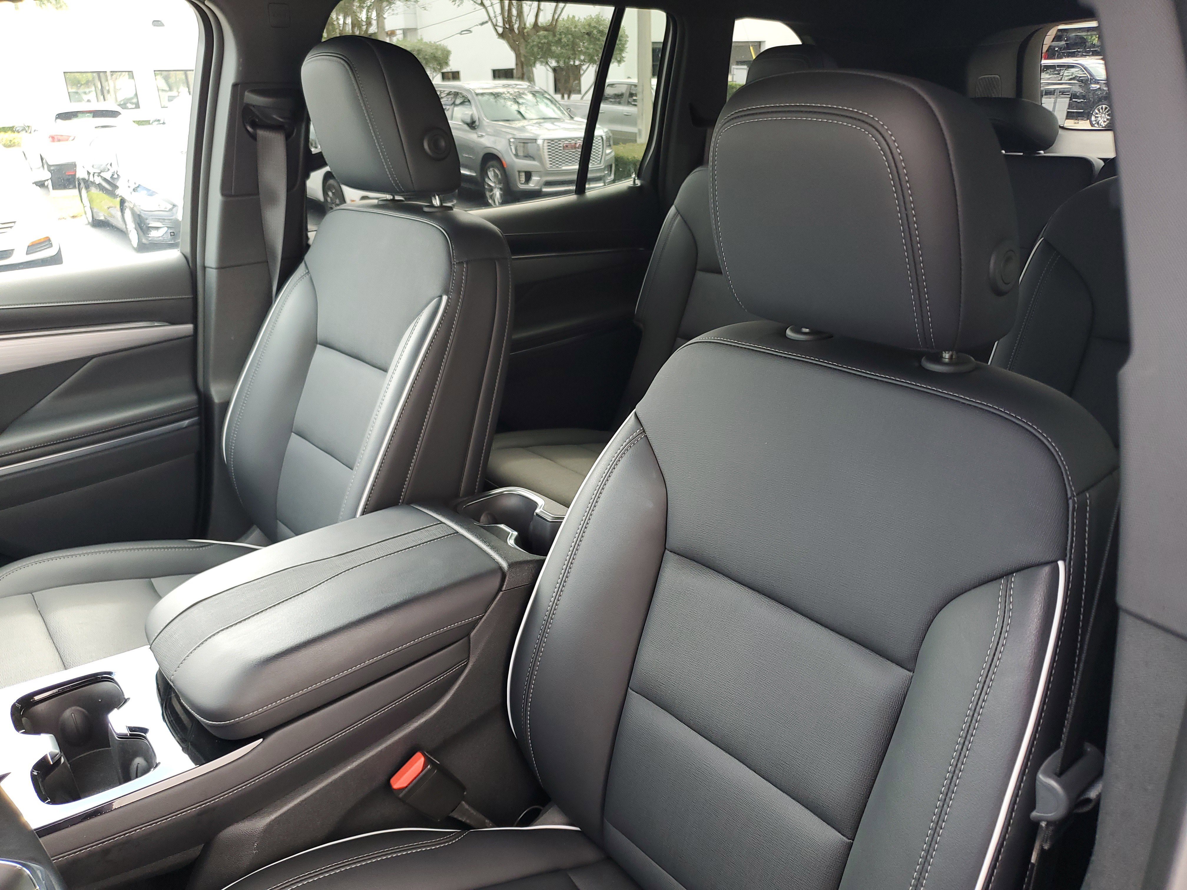 Used 2025 Buick Enclave Preferred image 21