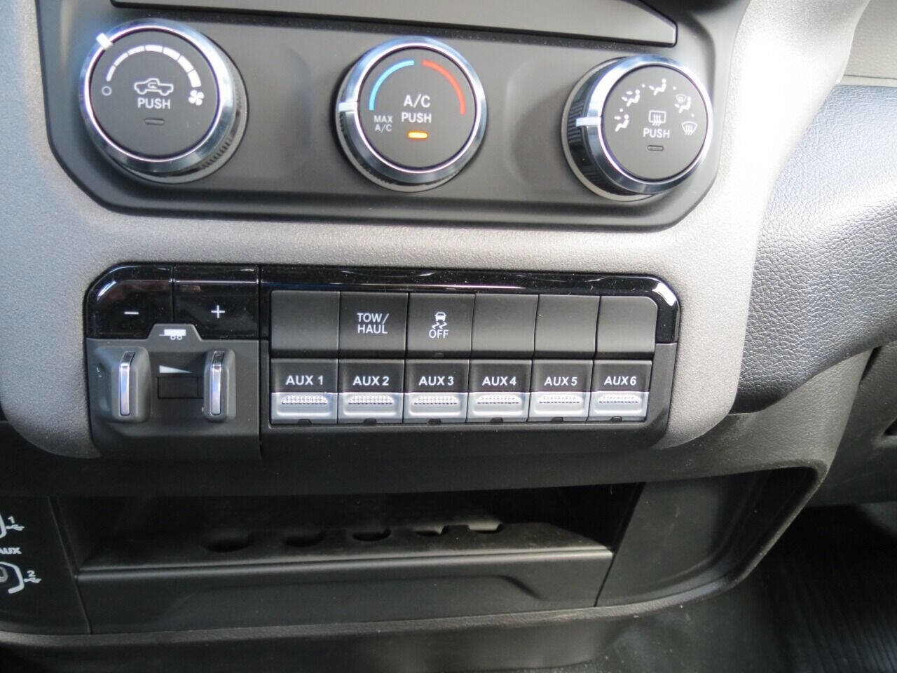 New 2024 RAM 2500 Tradesman w/ Chrome Appearance Group image 10