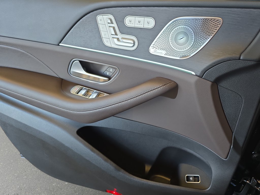 Used 2021 Mercedes-Benz GLS 450 4MATIC image 30