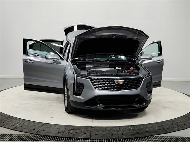Used 2024 Cadillac XT4 Premium Luxury image 10
