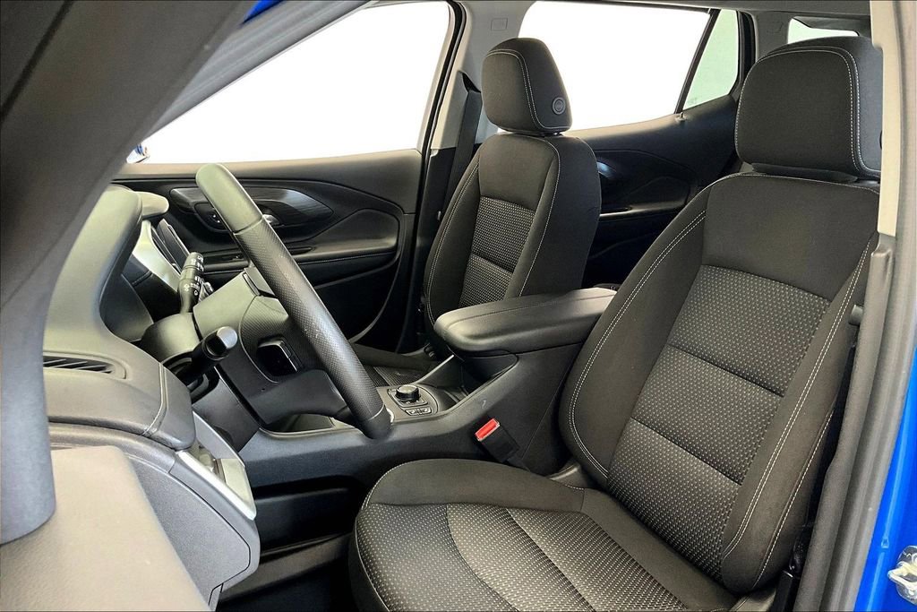 Used 2024 GMC Terrain SLE w/ Driver Convenience Package image 26