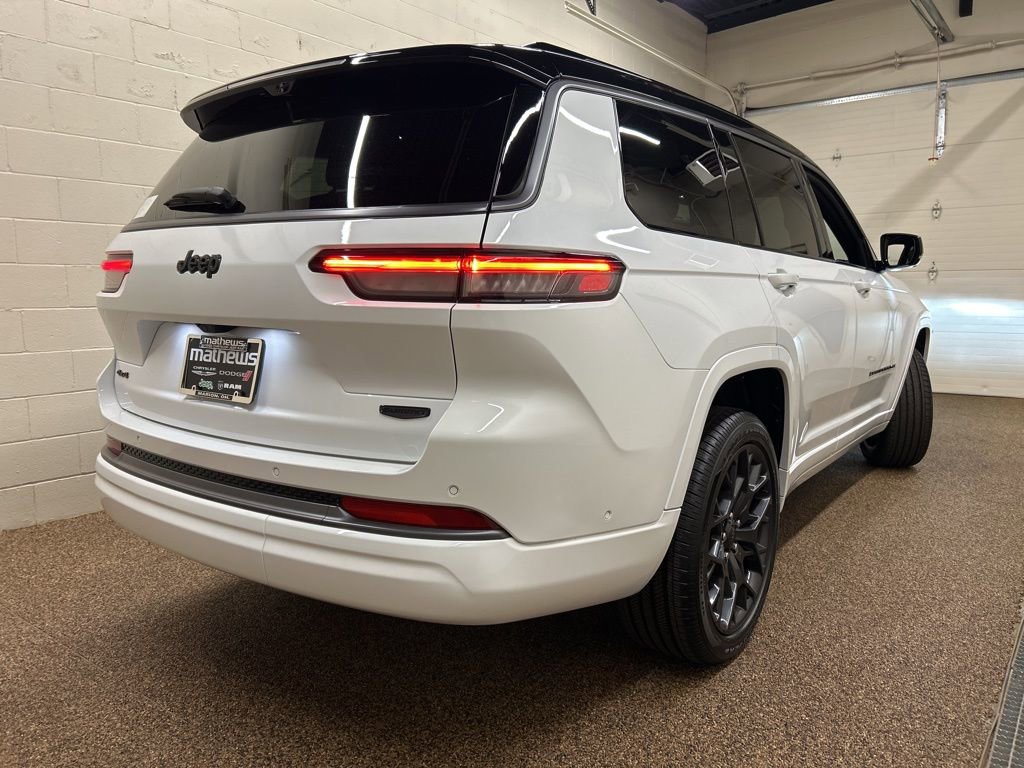 New 2026 Jeep Grand Cherokee L Summit AWD/4WD image 2