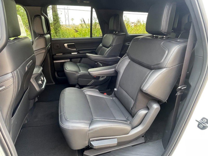 New 2025 Ford Expedition Max Platinum image 23
