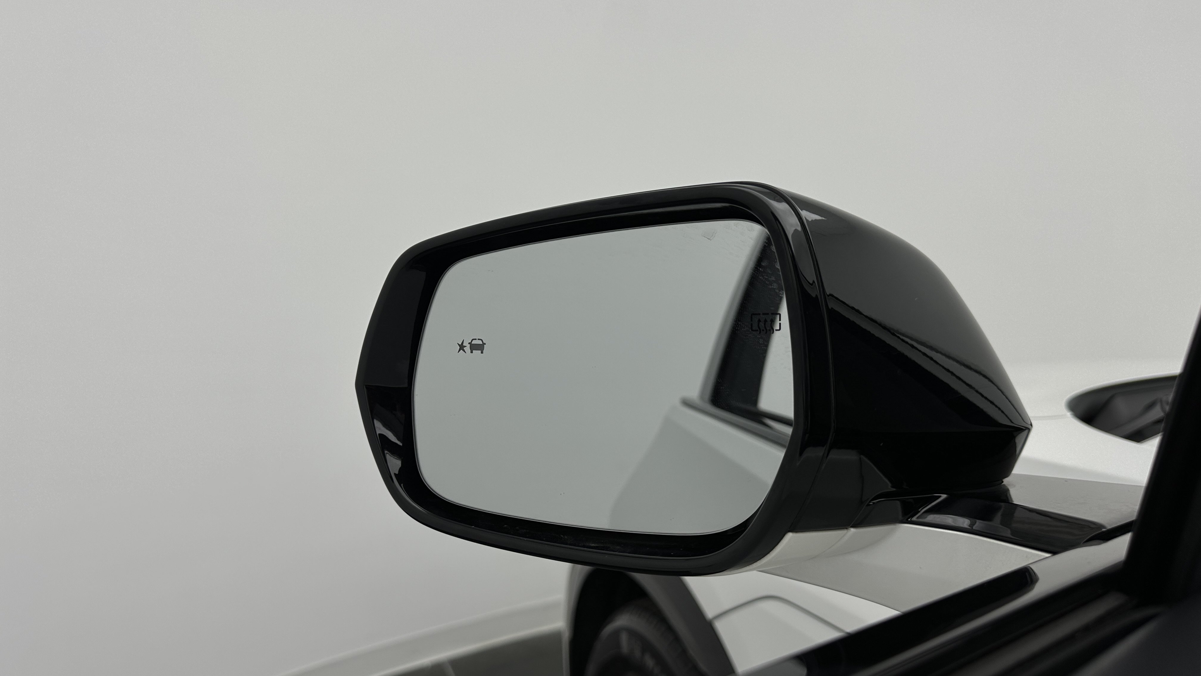 Used 2024 Cadillac Lyriq Tech RWD image 16