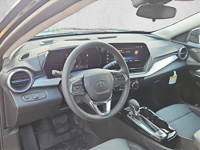 New 2026 Chevrolet Trax LT w/ Sunroof Package FWD image 3