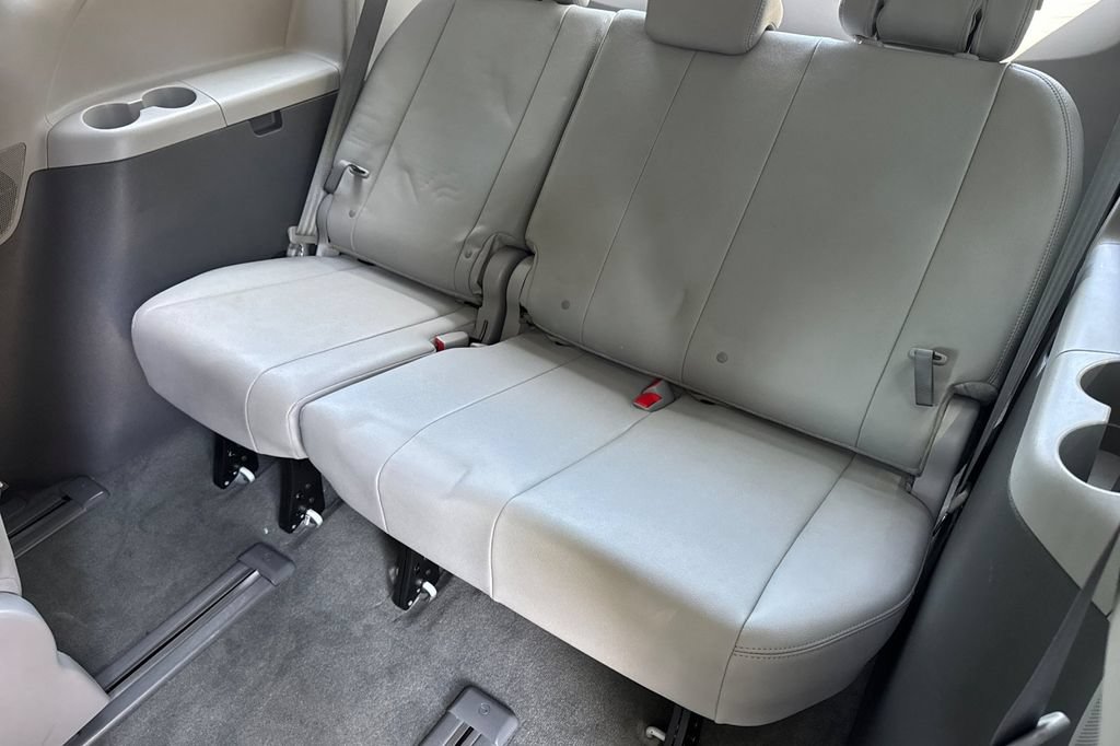 Used 2015 Toyota Sienna XLE w/ XLE Navigation Package AWD/4WD image 14