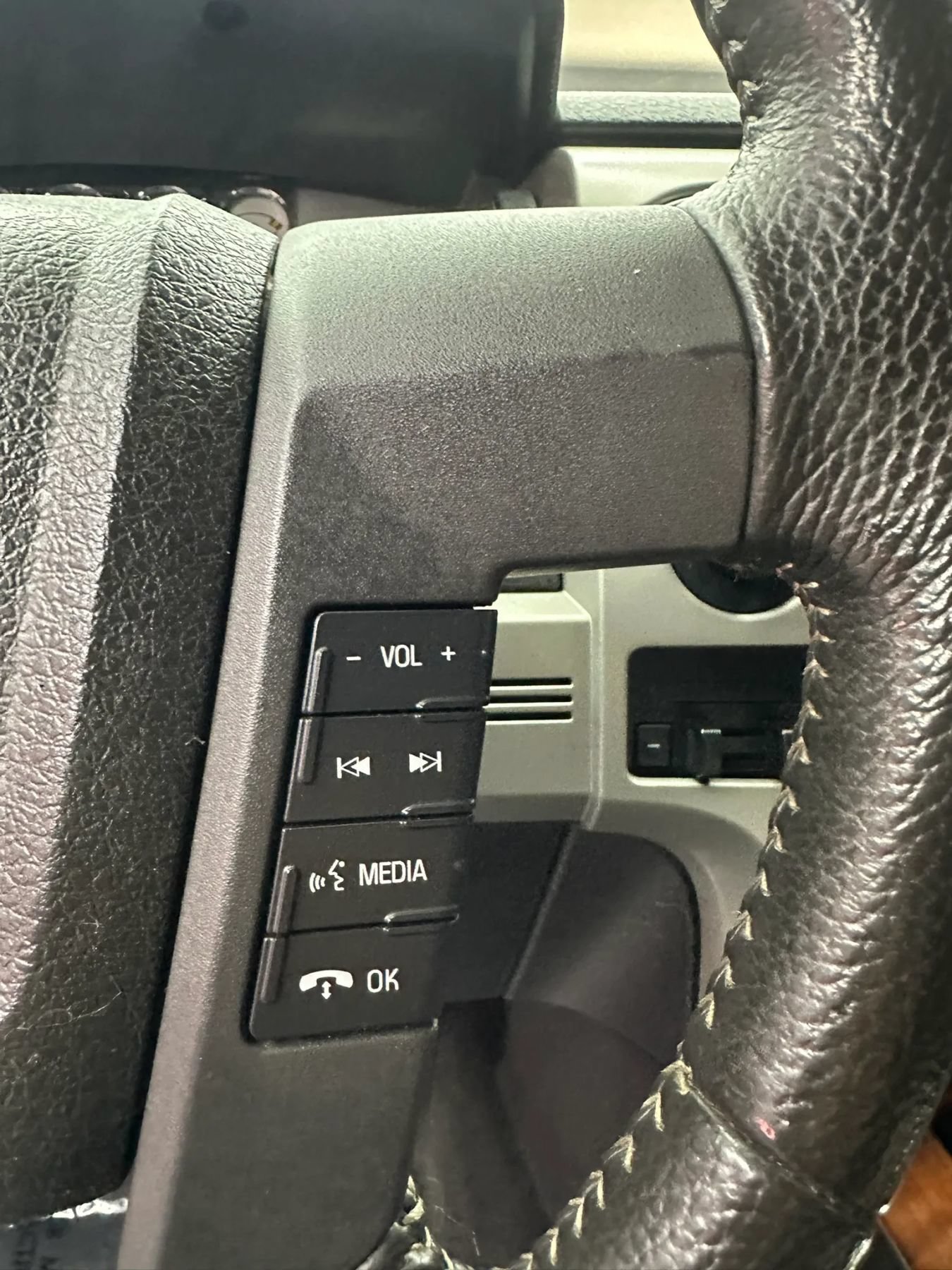 Used 2010 Ford F150 Lariat AWD/4WD image 16