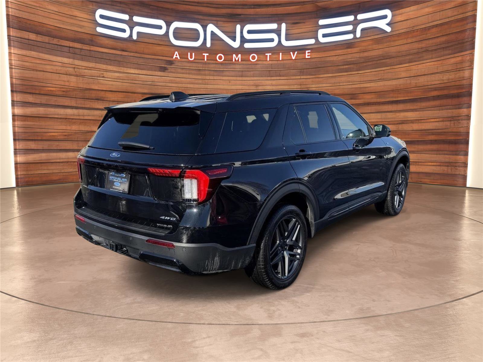 Used 2025 Ford Explorer ST-Line w/ ST-Line Street Pack image 7