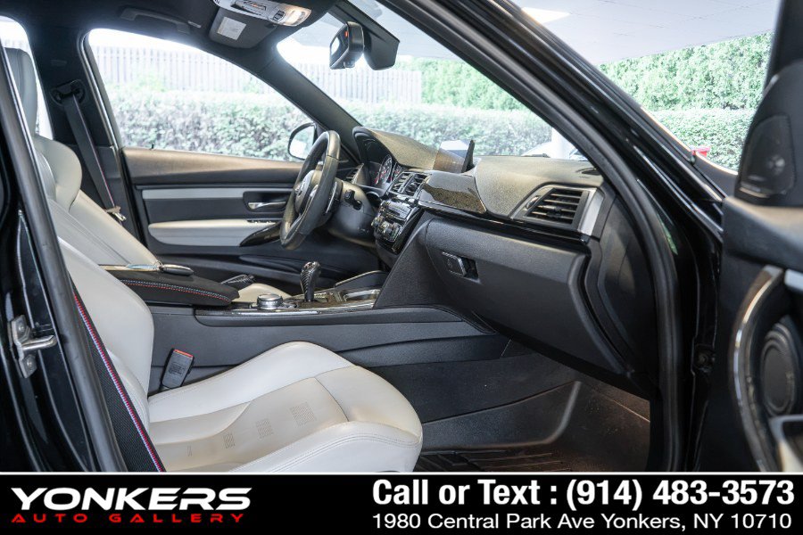 Used 2017 BMW M3 RWD image 39