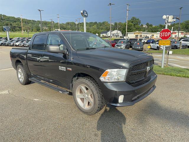 Used 2018 RAM 1500 Express w/ Express Value Package AWD/4WD image 4