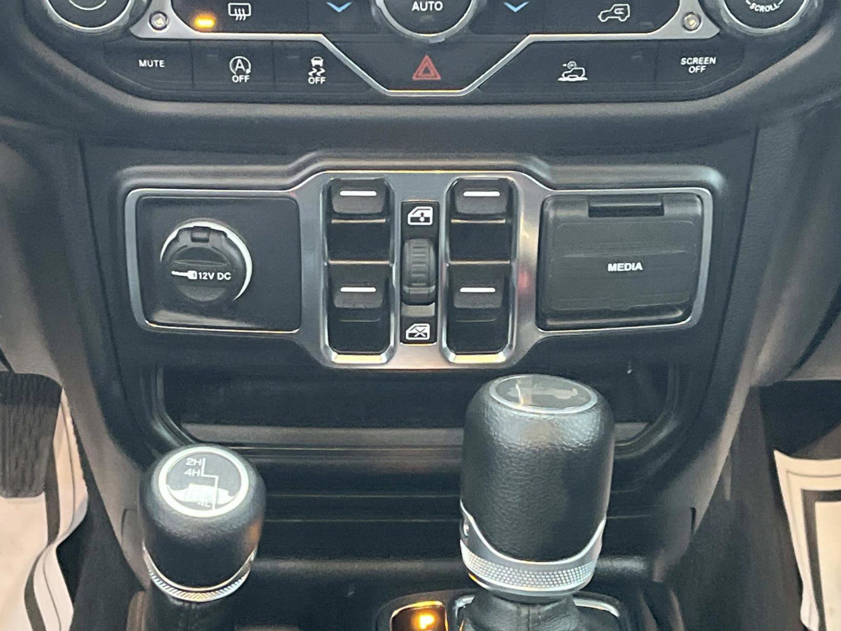 Used 2022 Jeep Wrangler Unlimited Sport w/ Sun And Sound Package image 17