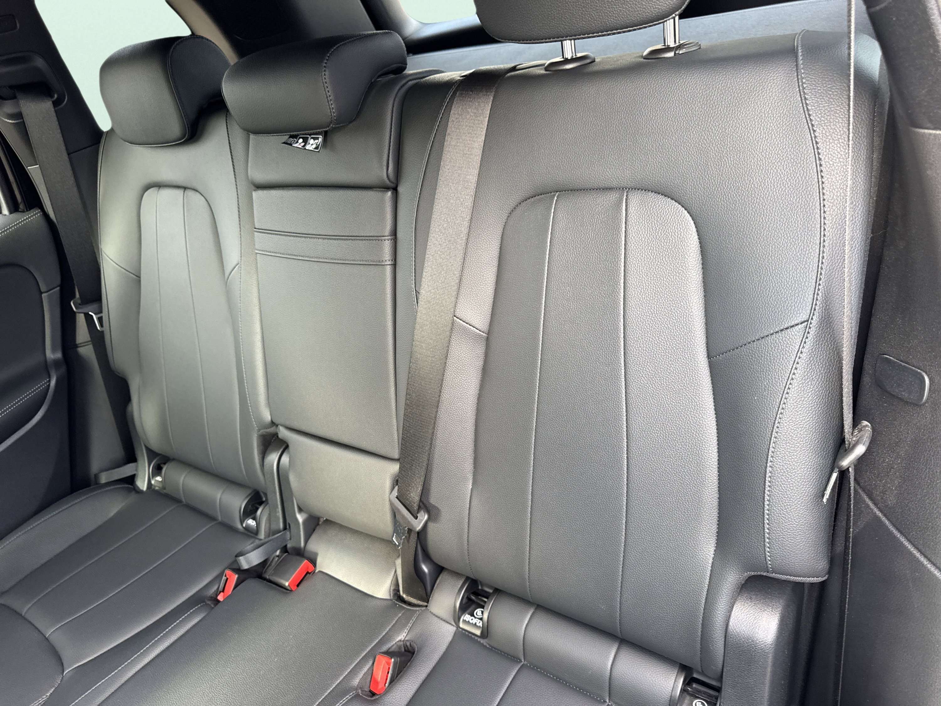 Used 2023 Mercedes-Benz EQB 350 4MATIC SUV w/ Exclusive Package image 26