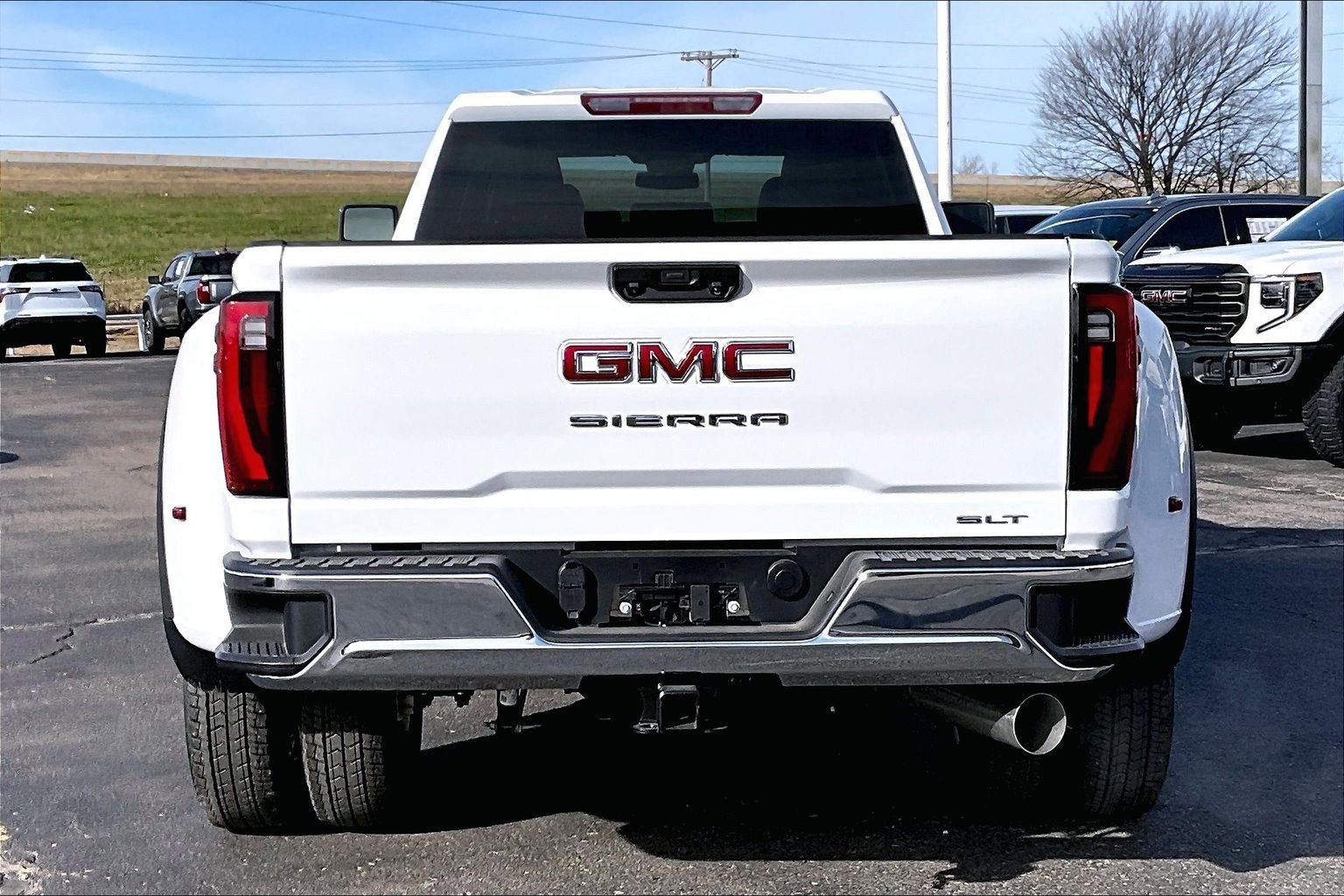 New 2026 GMC Sierra 3500 SLT w/ SLT Convenience Package image 4