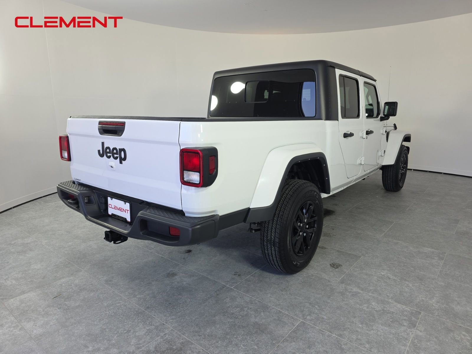 Used 2022 Jeep Gladiator Sport image 6