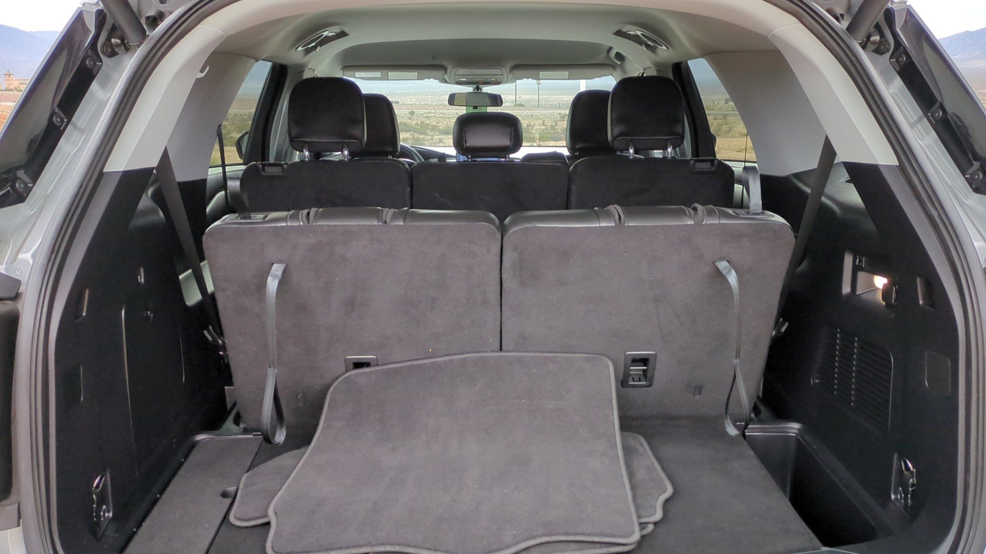 Used 2022 Ford Explorer XLT w/ Equipment Group 202A image 28