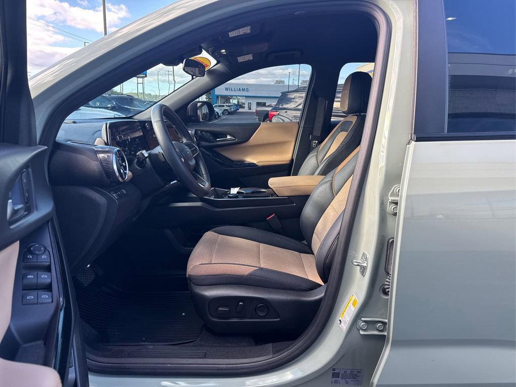 Used 2025 Chevrolet Equinox ACTIV AWD/4WD image 19