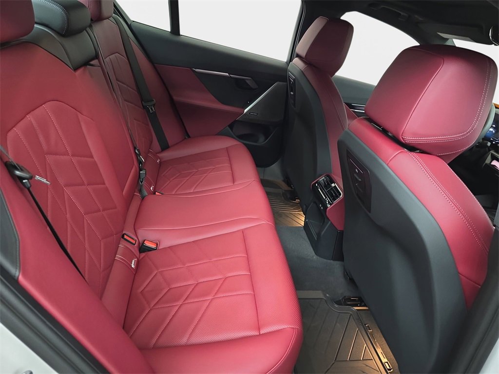 Used 2025 BMW i5 xDrive40 w/ Premium Package image 14