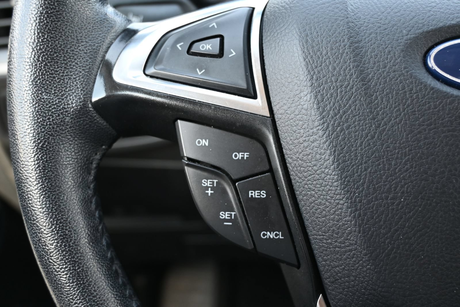 Used 2024 Ford Edge SEL AWD/4WD image 13