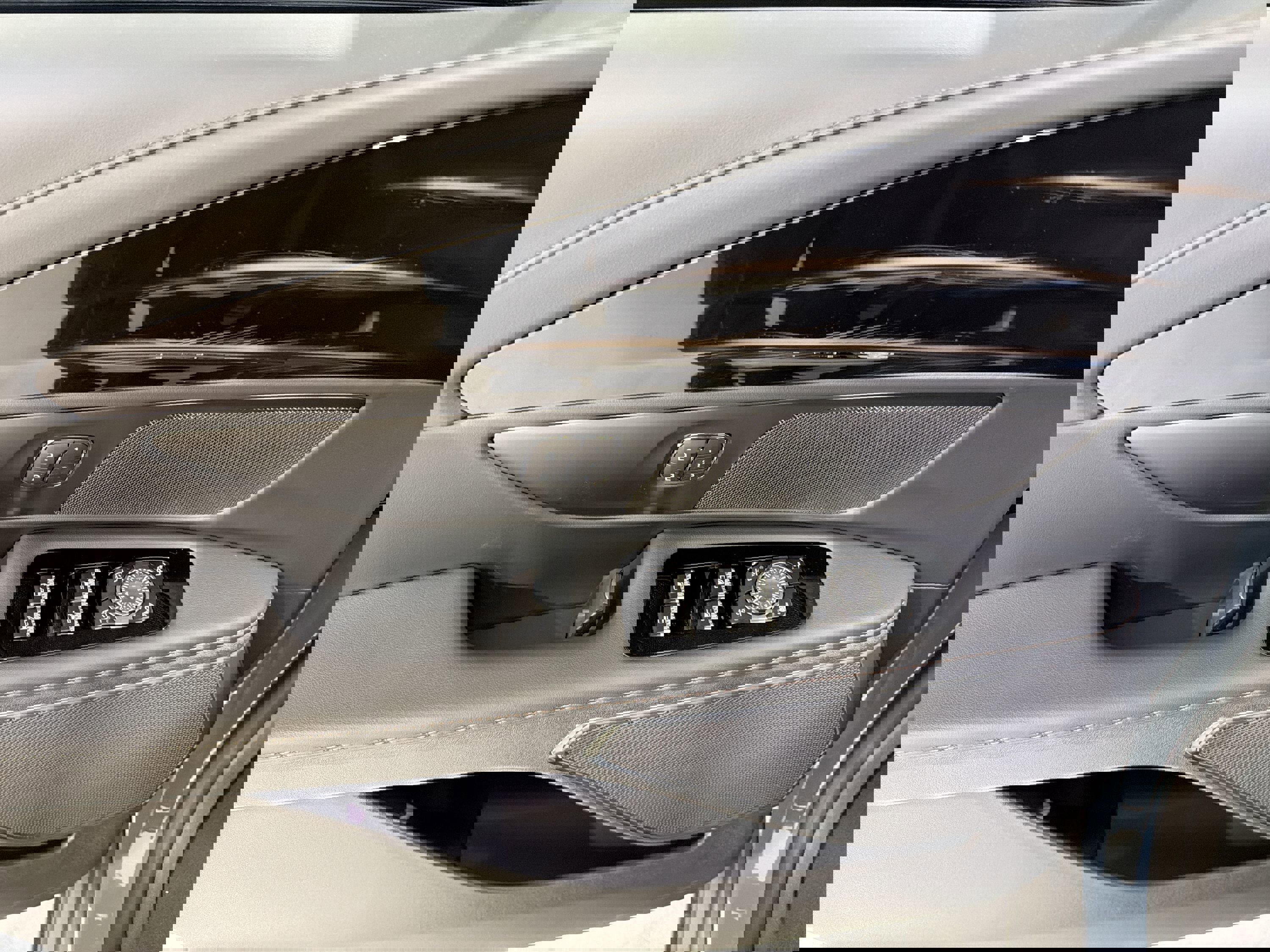 New 2026 Lincoln Nautilus Premier image 12