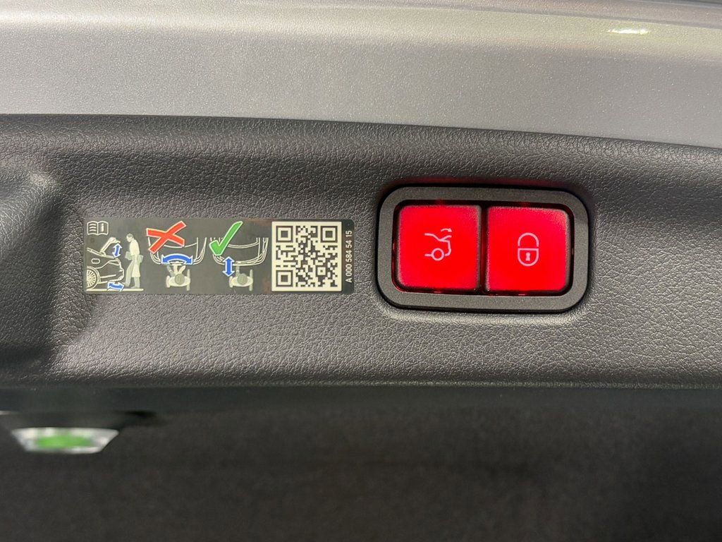 Used 2024 Mercedes-Benz C 63 AMG S image 34