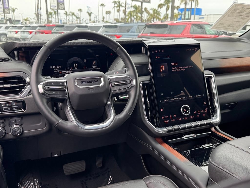 Used 2025 GMC Yukon Denali AWD/4WD image 28