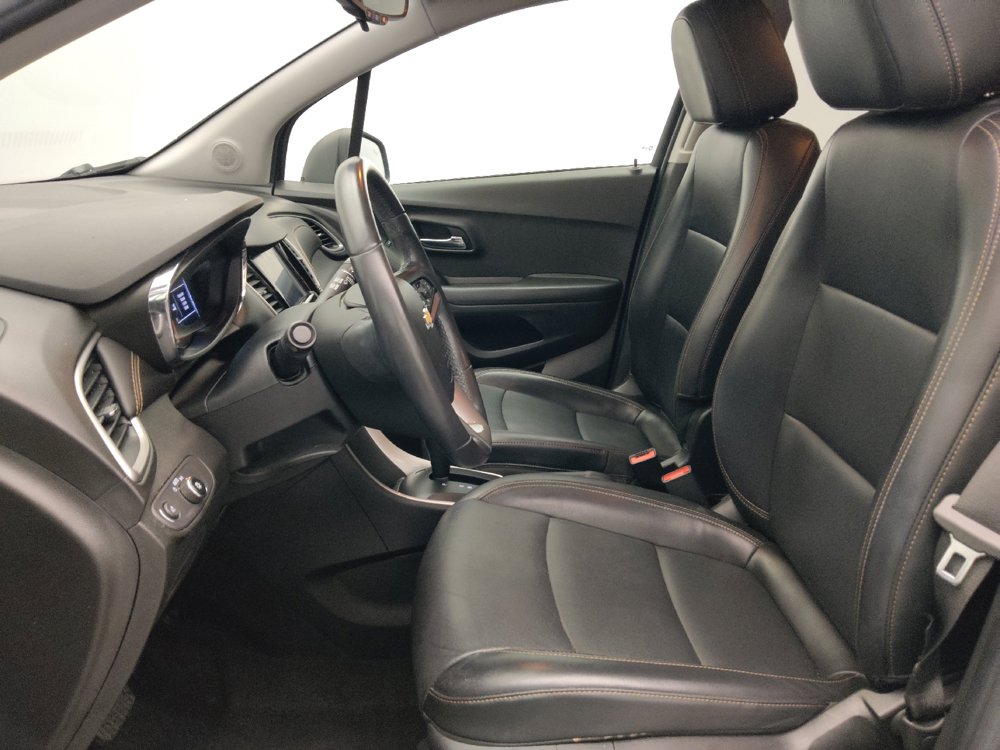 Used 2021 Chevrolet Trax LT w/ Redline Edition FWD image 17