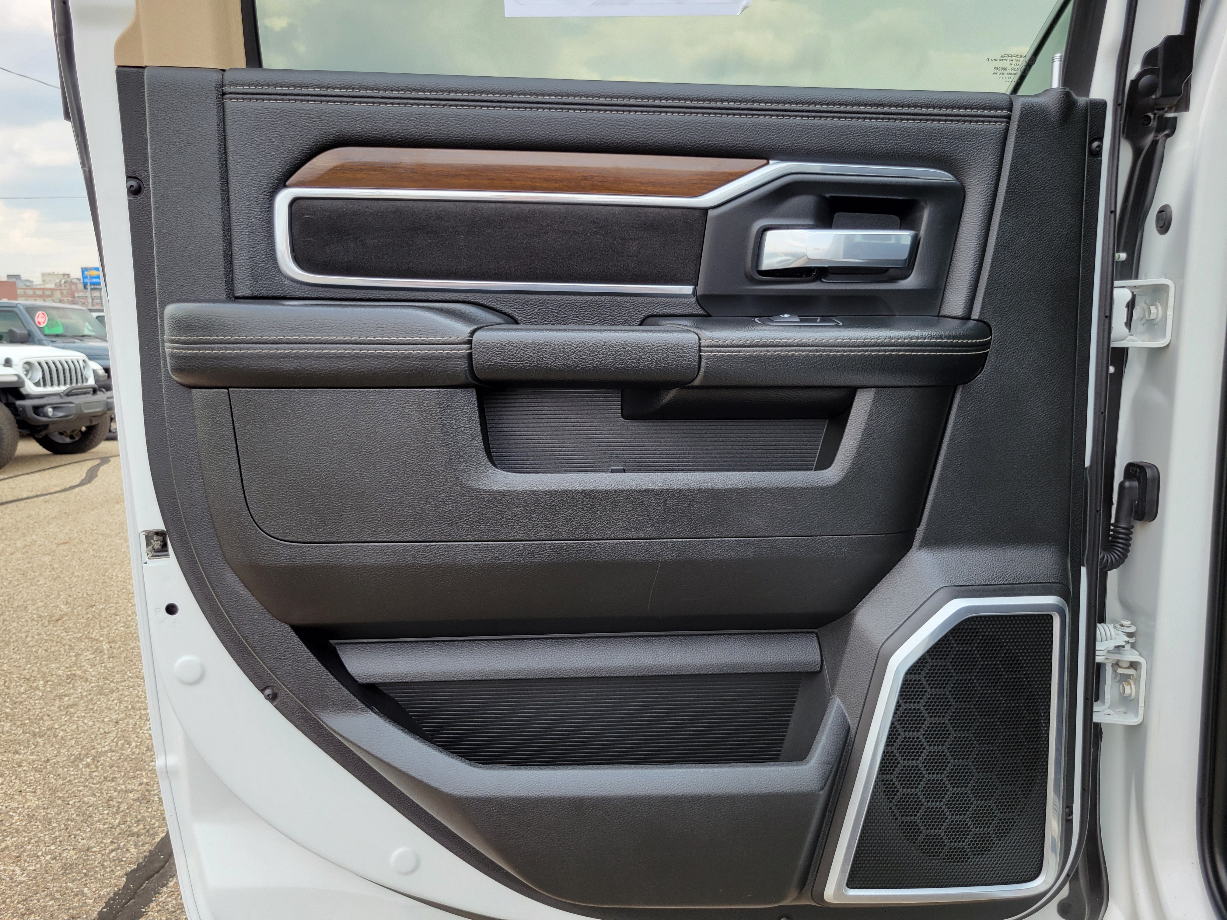 Used 2022 RAM 2500 Laramie AWD/4WD image 18