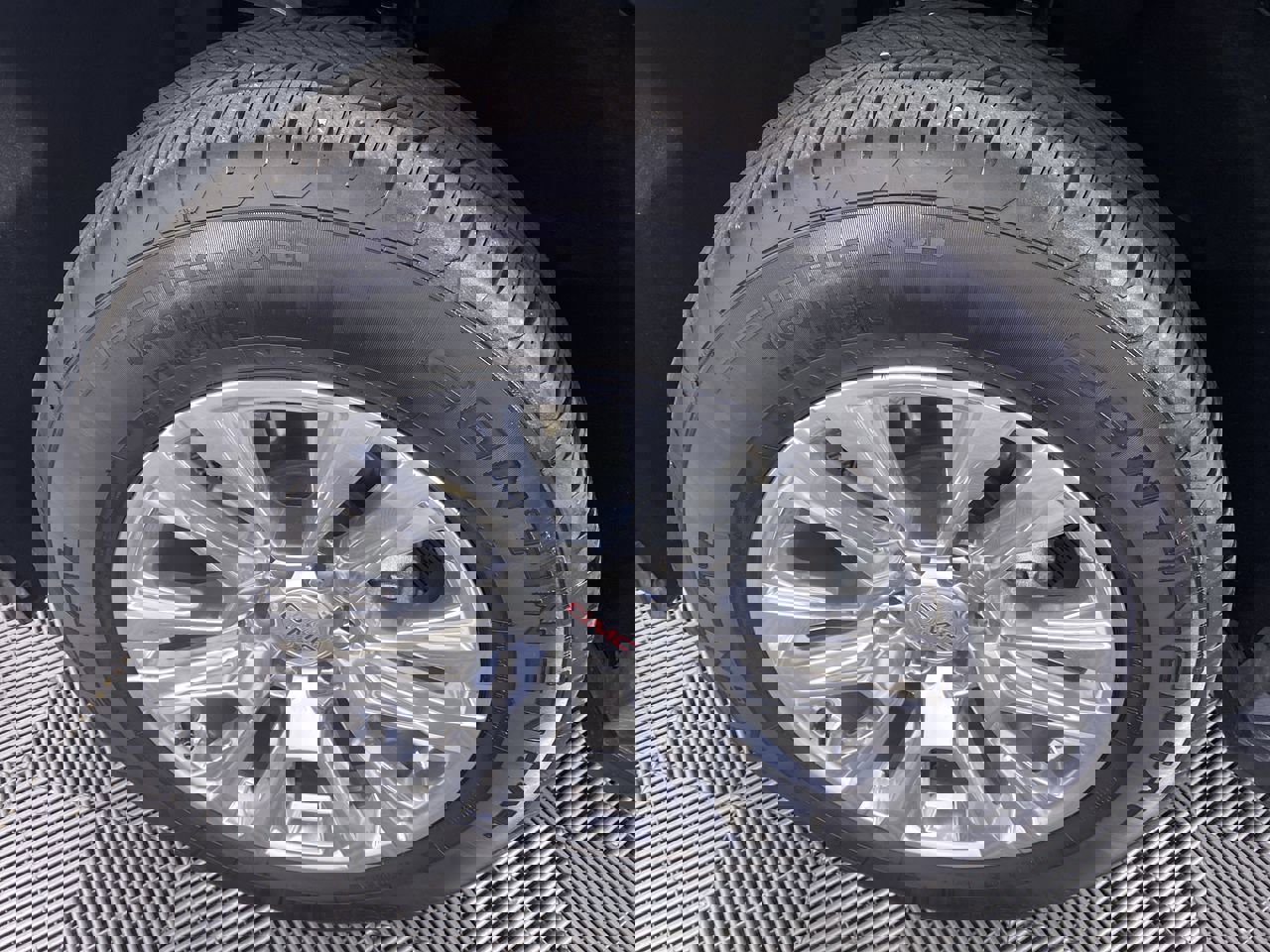 Certified 2025 GMC Yukon Denali image 16