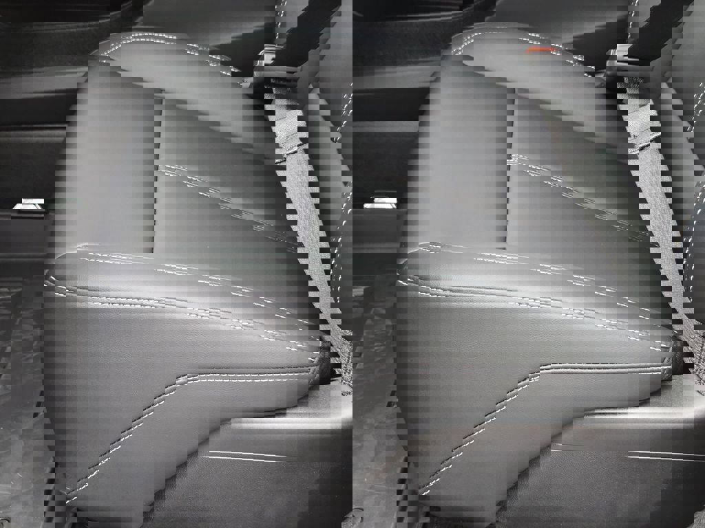 New 2026 Cadillac Optiq Luxury 1 w/ LPO, Floor Liner Package image 27