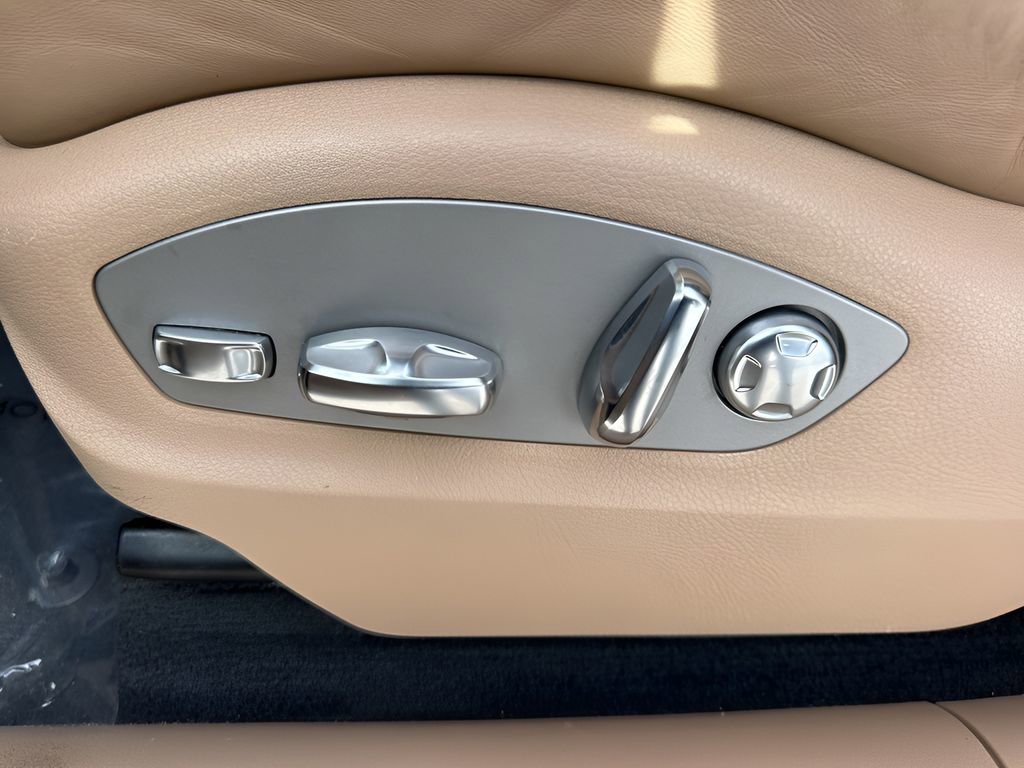 Used 2022 Porsche Macan image 10