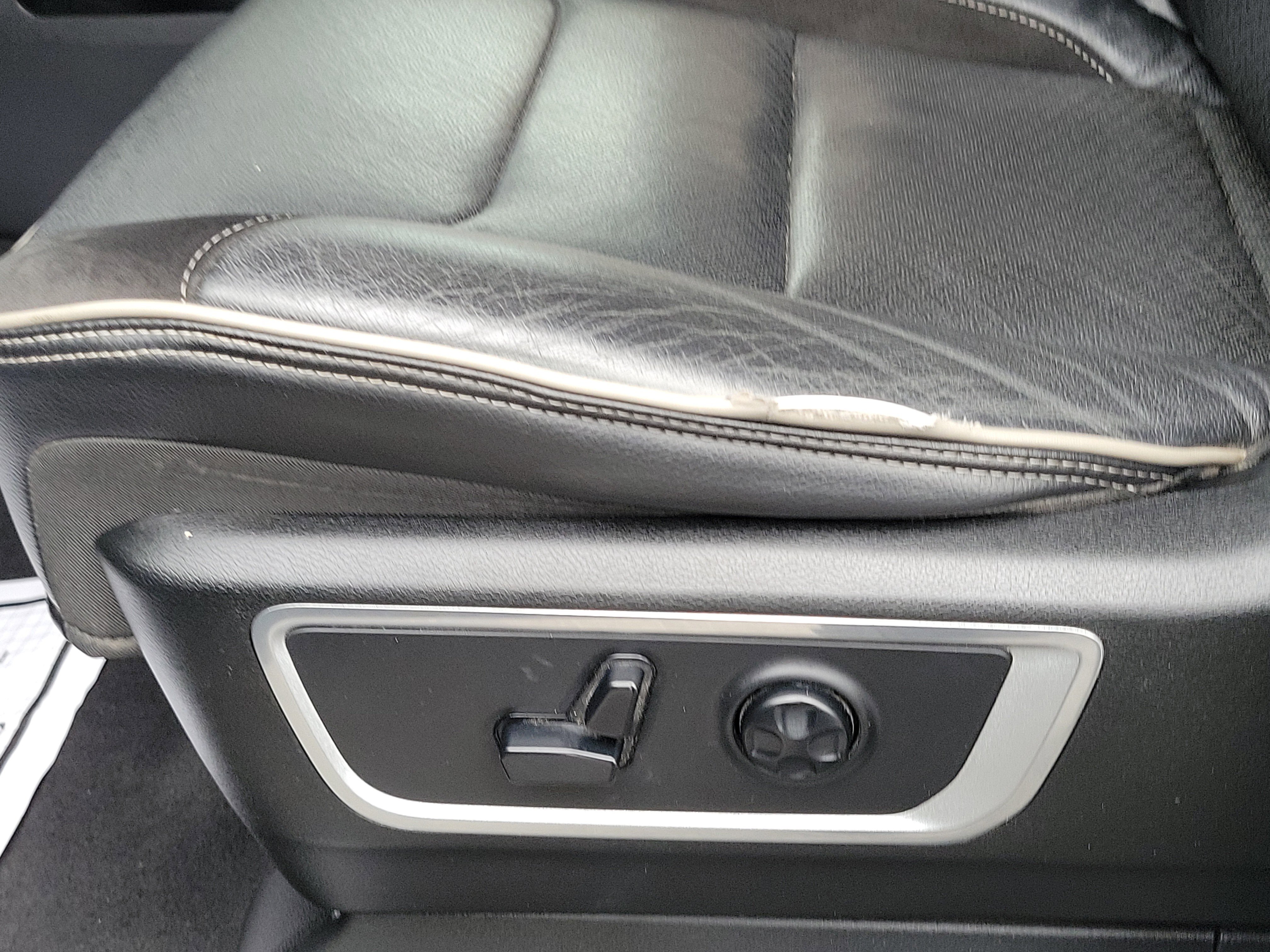 Used 2019 RAM 1500 Laramie AWD/4WD image 16