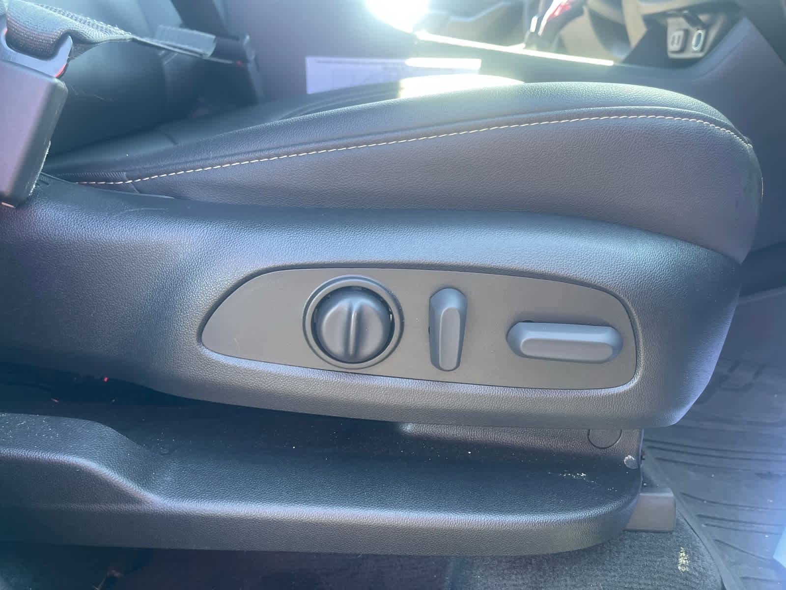 Used 2023 Chevrolet Traverse LT w/ Rear Camera Mirror Package AWD/4WD image 34