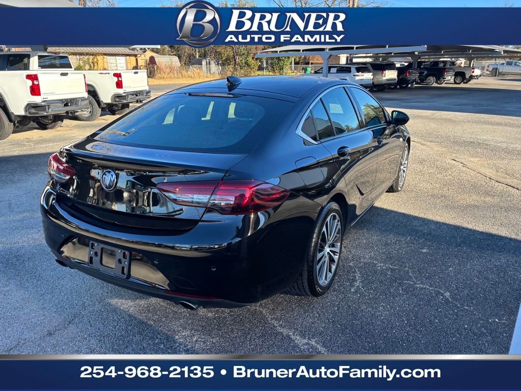 Used 2019 Buick Regal Essence w/ Driver Confidence Package I image 5