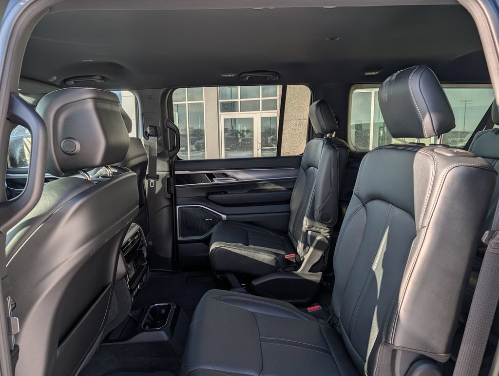 New 2026 Jeep Grand Wagoneer L Limited AWD/4WD image 7