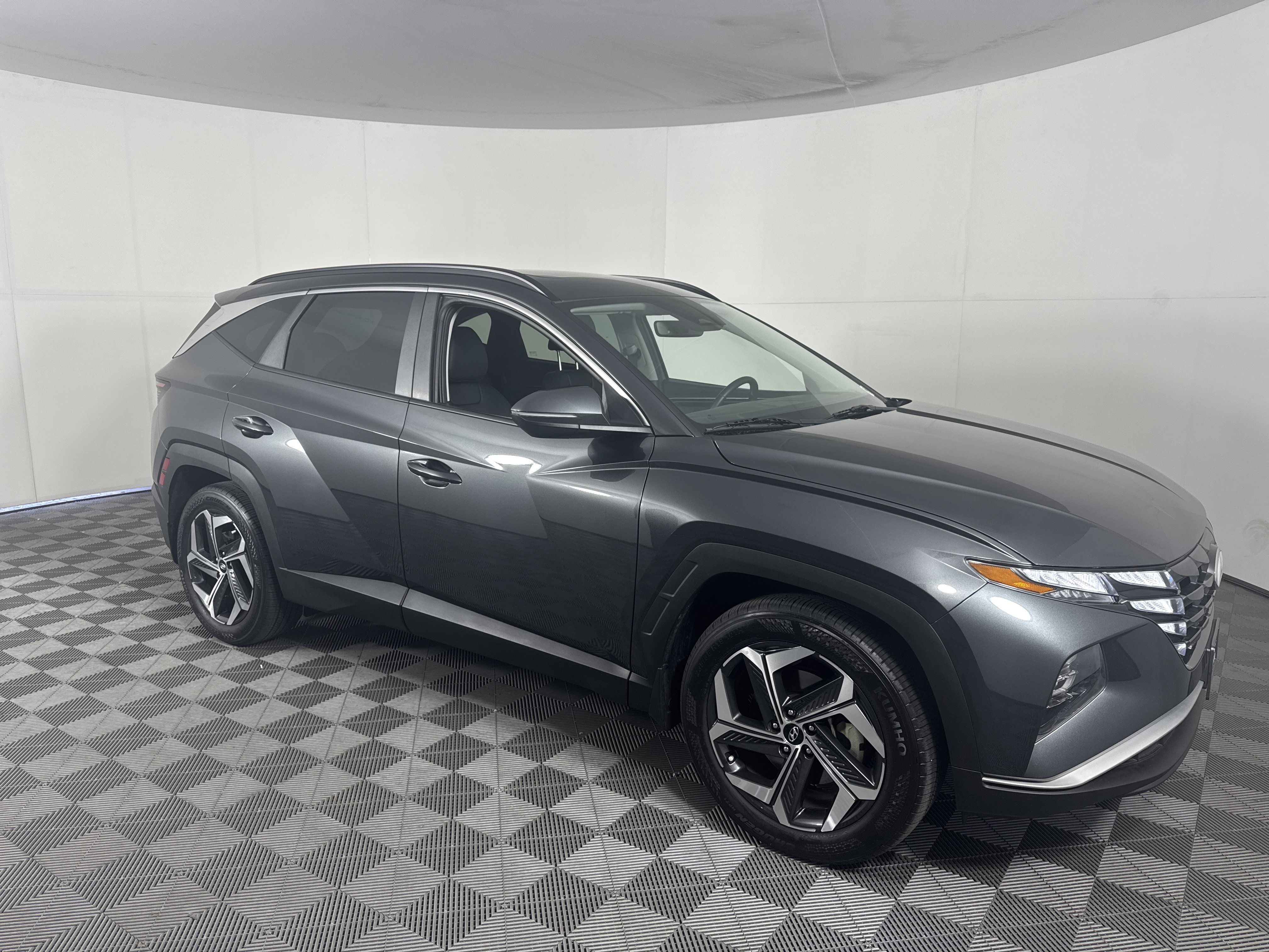 Used 2023 Hyundai Tucson SEL w/ Convenience Package FWD image 2